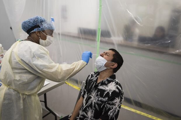 Featured image for “Toronto doctors take COVID-19 testing to the people in effort to contain pandemic”